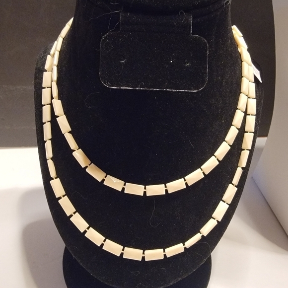 NWT Emmons for Parklane Vintage Faux Ivory Rectangular Fauceted Bead Necklace - Picture 1 of 4